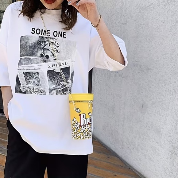 Yellow Popcorn Bucket Women’s Crossbody Bag with Gold Chain Strap NWOT - Picture 5 of 9